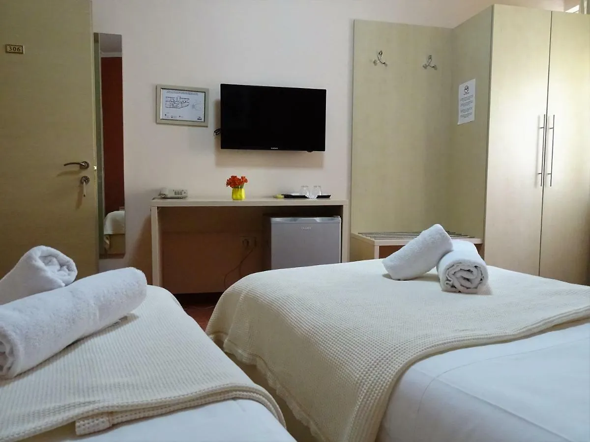 Signature Idea Hotel Tirana 3*,